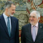 Felipe VI ha recibido hoy en audiencia en el Palacio de la Zarzuela al nuevo presidente del Tribunal Constitucional, Cándido Conde-Pumpido