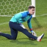 Ter Stegen, durante el último entrenamiento del Barcelona antes de la final de la Supercopa ante el Real Madrid