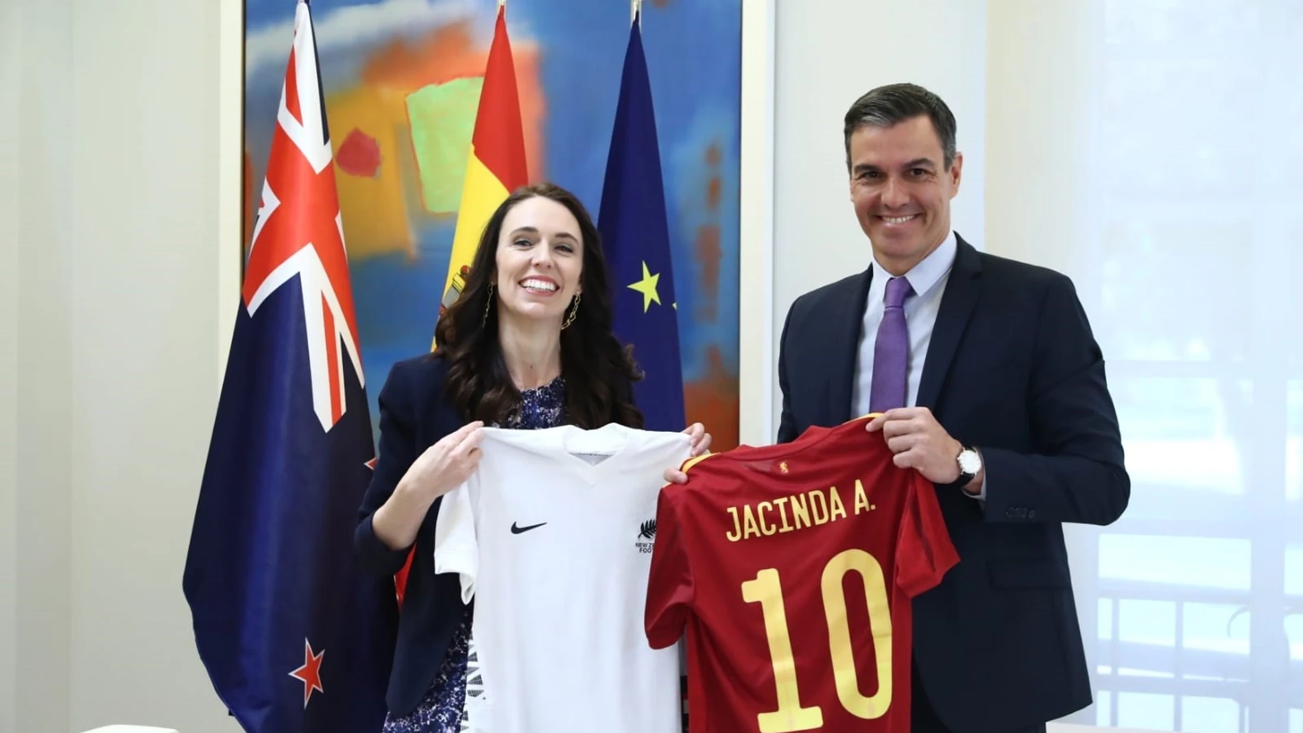 El presidente del Gobierno, Pedro Sánchez, recibe en La Moncloa a la primera ministra de Nueva Zelanda, Jacinda Ardern