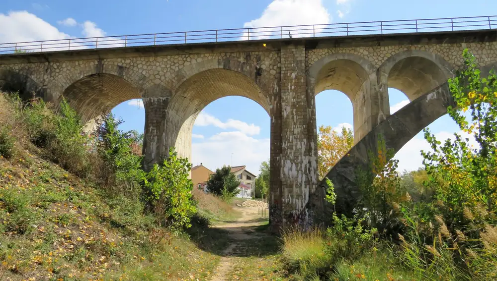 Puente de "Los Desesperados" de la línea ferroviaria Madrid-Burgos