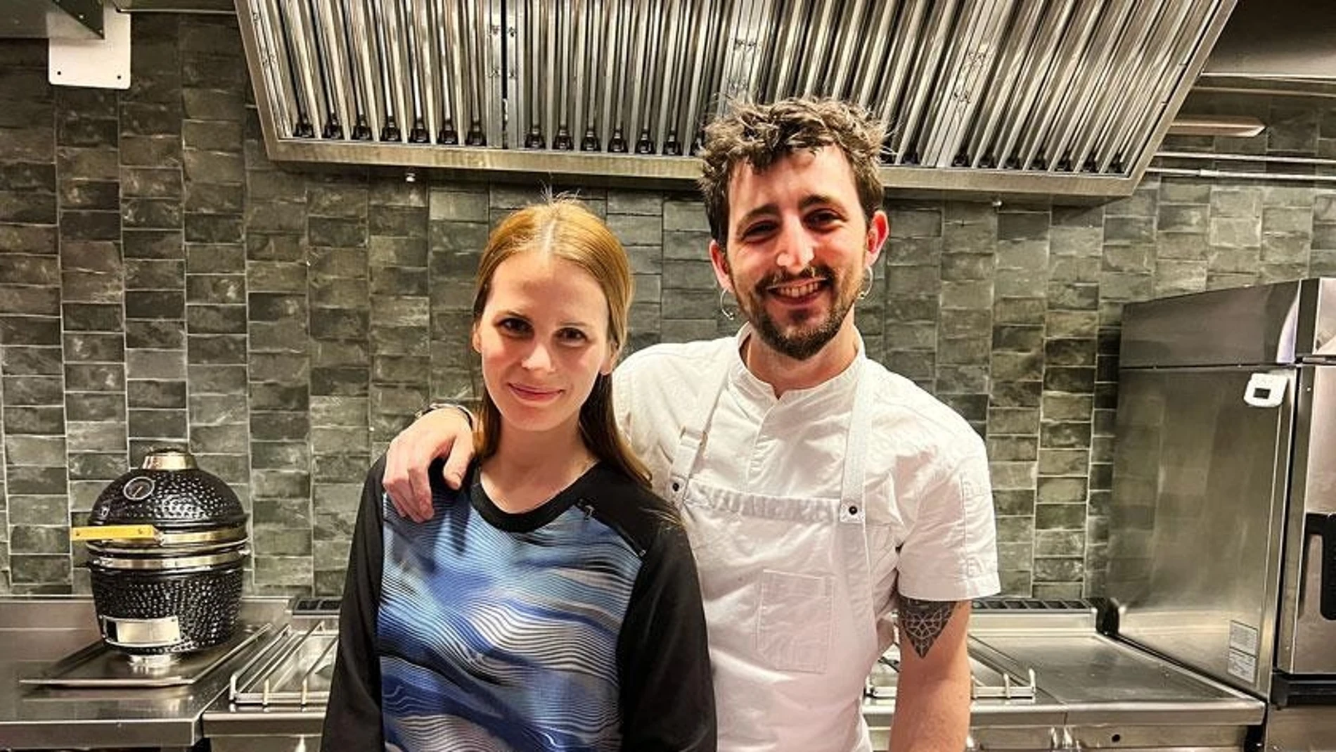 El cocinero Mario Sánchez Ariza y Charlotte Finkel, propietarios del local