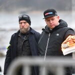 El ultraderechista sueco-danés Rasmus Paludan quema en enero un ejemplar del Corán frente a la Embajada turca en Estocolmo