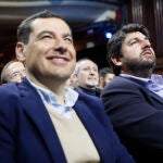 Los presidentes andaluz, Juanma Moreno (i), y murciano, Fernando López Miras (d), asisten a l acto de presentación de los candidatos del Partido Popular a las alcaldías de las capitales de provincia