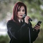 Priscilla Presley, en el funeral de Lisa Marie en Graceland. (Patrick Lantrip/Daily Memphian via AP)