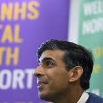 El "premier" británico, Rishi Sunak, fue multado la semana pasada por no llevar puesto el cinturón de seguridad