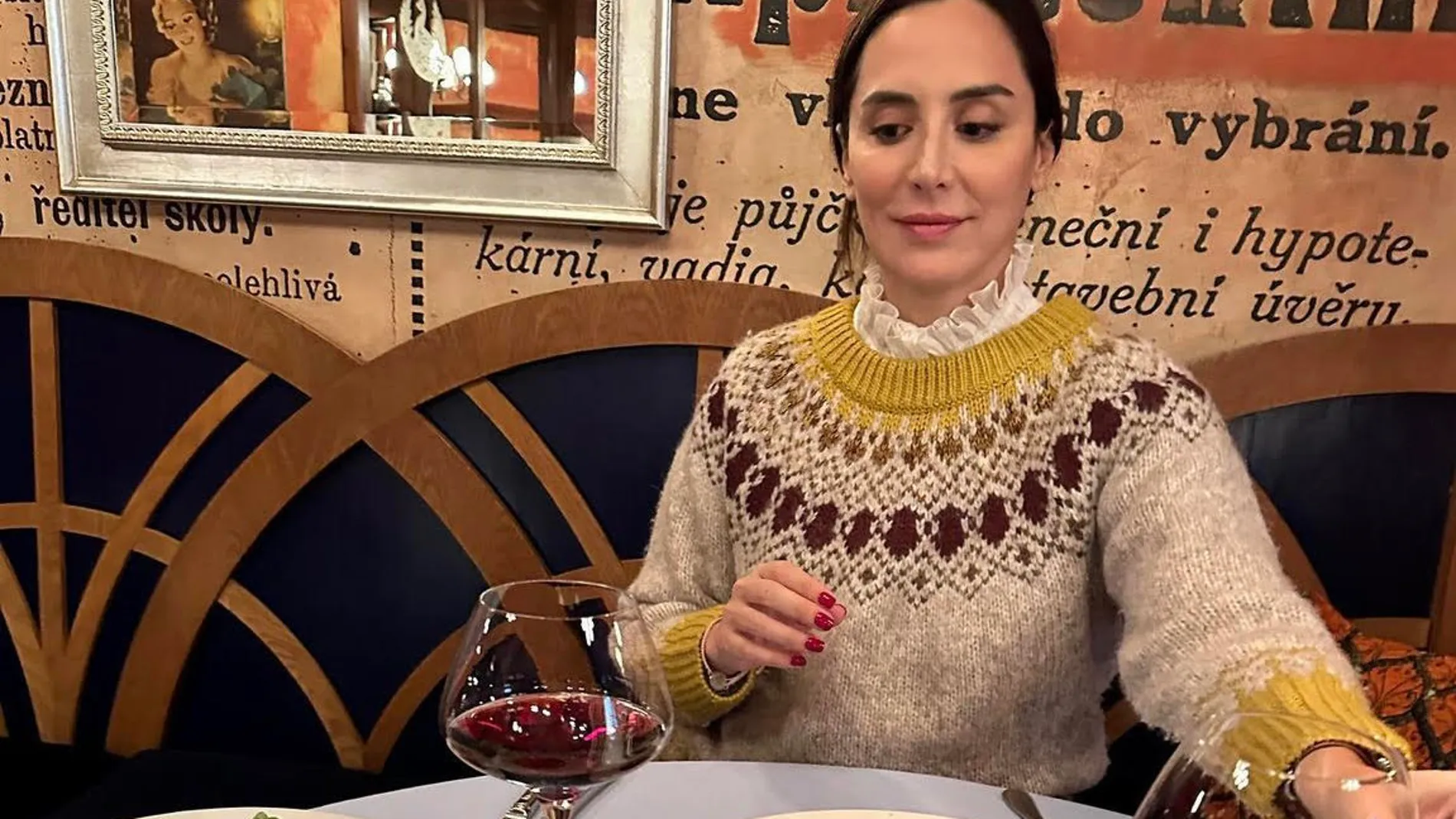 Tamara Falcó con jersey calentito.