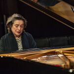 La pianista Elisabeth Leonskaja durante el recital