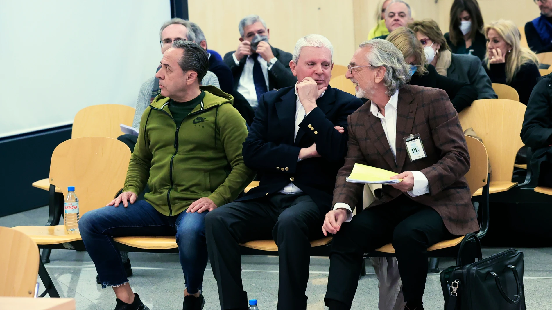 Francisco Correa (dcha.), junto al que fuera su "número dos", Pablo Crespo (centro), y Álvaro Pérez, "El Bigotes" (izda.), en el juicio del "caso Fitur"