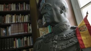 Uno de los bustos de Franco que se conservan en la fundaci&oacute;n que lleva su nombre en Madrid