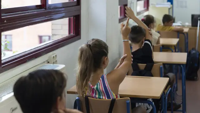 Alumnos de una escuela concertada en la comunidad Alumnos de una escuela concertada en la comunidad