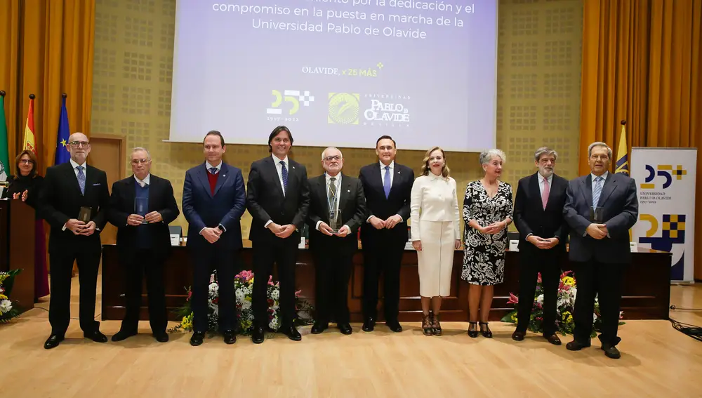 La comisión gestora de la UPO