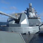 La fragata Almirante Gorshkov armada con misiles hipersónicos Zircon, durante un ejercicio en misión de combate, en el Océano Atlántico. (