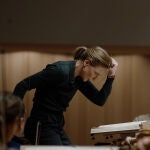 Cate Blanchett encarna al personaje ficticio de Lydia Tár, una de las mejores directoras vivas