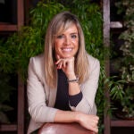 Cristina Martínez, doctora en Psicología y autora del libro «Ser feliz es urgente»