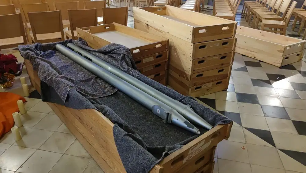 Los tubos son protegidos en cajas