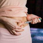 La revista científica Reproductive Biomedicine Online demuestra con datos contrastados que una estimulación fuerte no disminuye la calidad de los óvulos ni de los embriones