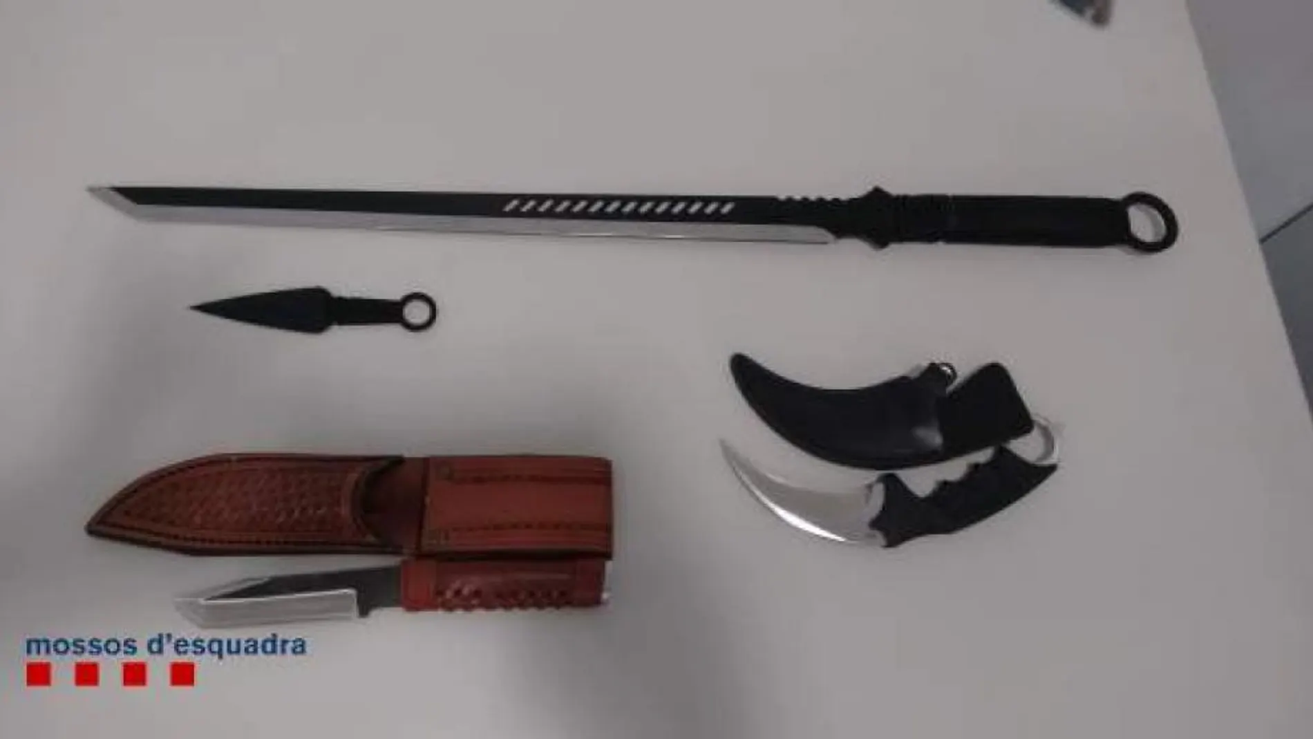 Armas blancas intervenidas por los Mossos