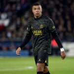 Mbappé durante un partido con el PSG