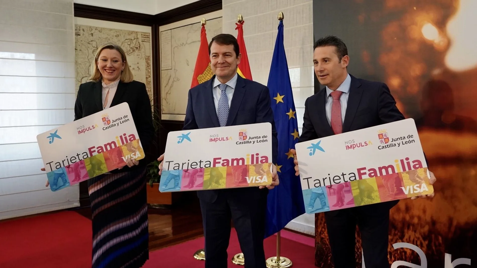 El presidente de la Junta de Castilla y León, Alfonso Fernández Mañueco, presenta el Bono Nacimiento junto a la consejera Isabel Blanco