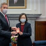 La presidenta de Taiwán ha recibido este jueves al almirante retirado de EE UU, Philip Davidson