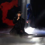El cantante José Otero, durante su actuación en la segunda semifinal del BenidormFest 2023 que se celebra este jueves en la localidad alicantina