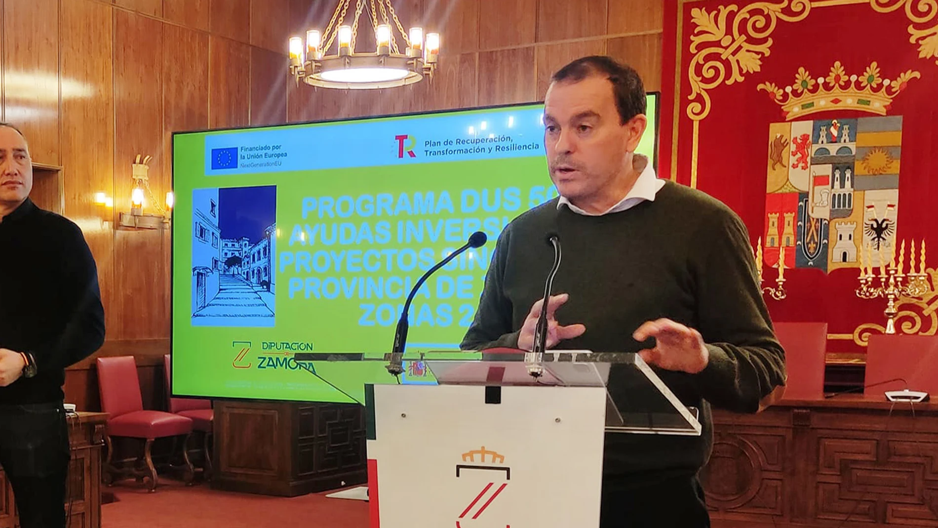El presidente de la Diputación de Zamora, Francisco José Requejo, y el diputado de Desarrollo Económico, Emilio Fernández, presentan el proyecto