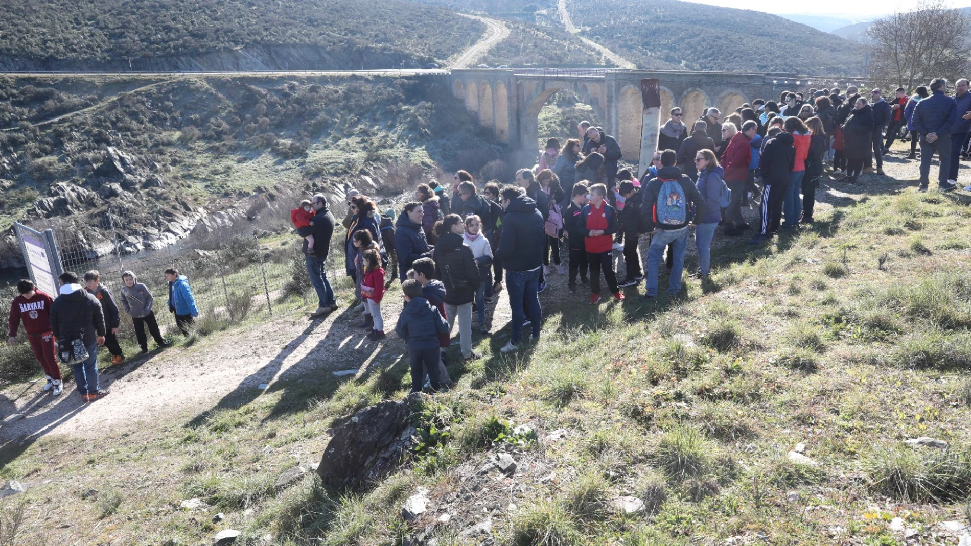 Cientos de turistas visitan Siega Verde