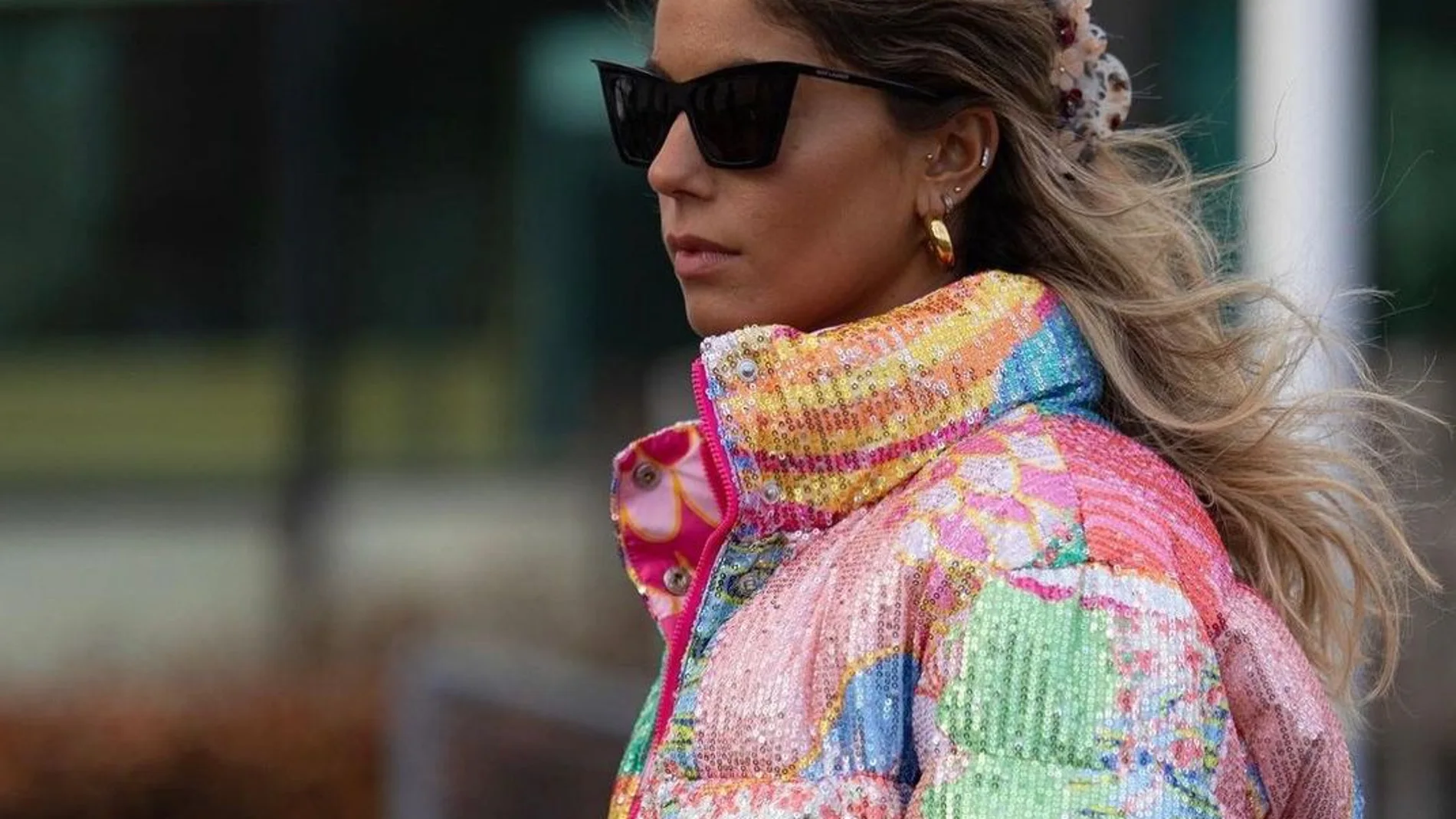 Sara Baceiredo con un look 'made in Spain' y zapatillas Adidas