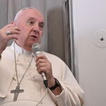 El Santo Padre se dirigió a los periodistas en el vuelo de vuelta