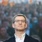 Derecha fragmentada, victoria de Sánchez