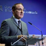 El presidente de la Confederación de Empresarios de Andalucía (CEA), Javier González de Lara, interviene durante la presentación del informe 'Contribución de CTA al ecosistema del I+D+i andaluz y su impacto sobre la economía regional'