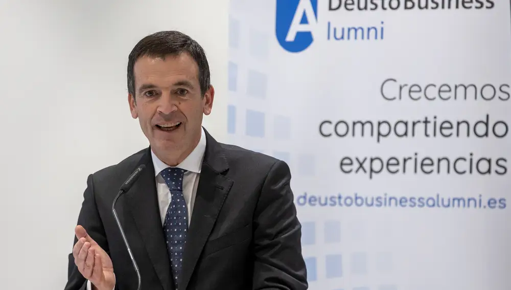 El consejero delegado de CAF, Javier Martínez Ojinaga, avanza las líneas de actuación de esta compañía