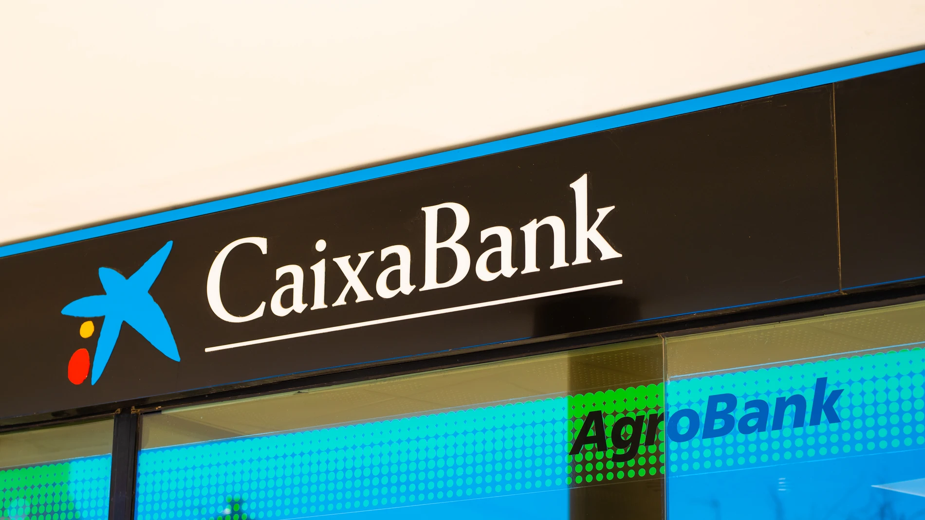 Caixabank tiene numerosas oficinas por toda la comunidad andaluza
