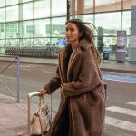 Joana Sanz con el perfecto look de aeropuerto.