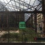 El esqueleto del antiguo Mercado de l'Abaceria en el centro de Gràcia.