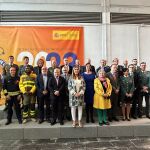 Foto de familia de los castellanos y leoneses que han recibido el reconocimiento junto a la delegada del Gobierno, Virginia Barcones