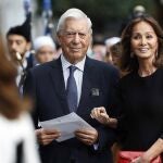 Vargas Llosa ha tenido últimamente una historia con Isabel Preysler sin final feliz pero con una consecuencia positiva y es que la relación con Patricia su mujer se ha restablecido con nuevo ímpetu
