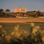 Panorámica del Hotel Monte la Reina, en lo alto de una colina