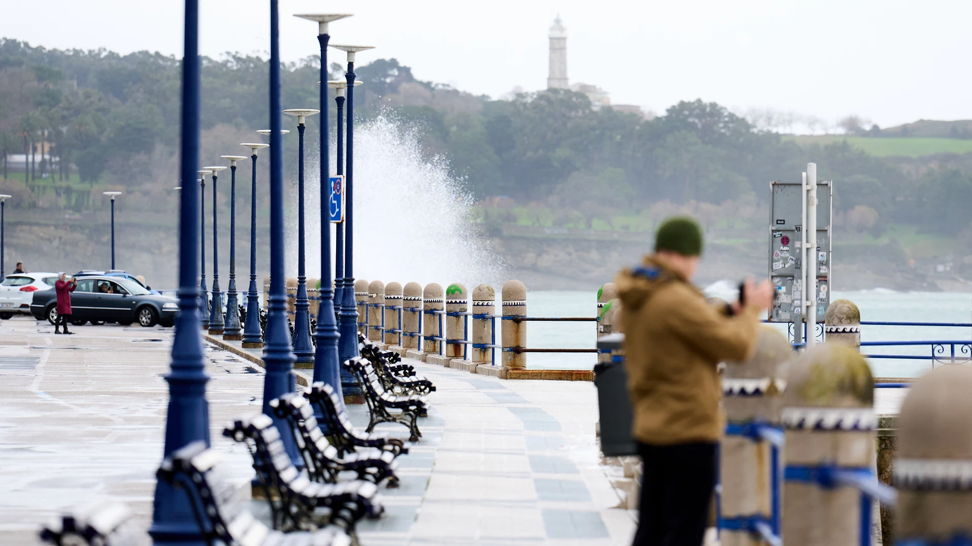 MURCIA.-Doce provincias estarán este lunes en riesgo por frío y otras cuatro, junto a Ceuta y Melilla, tendrán aviso por oleaje