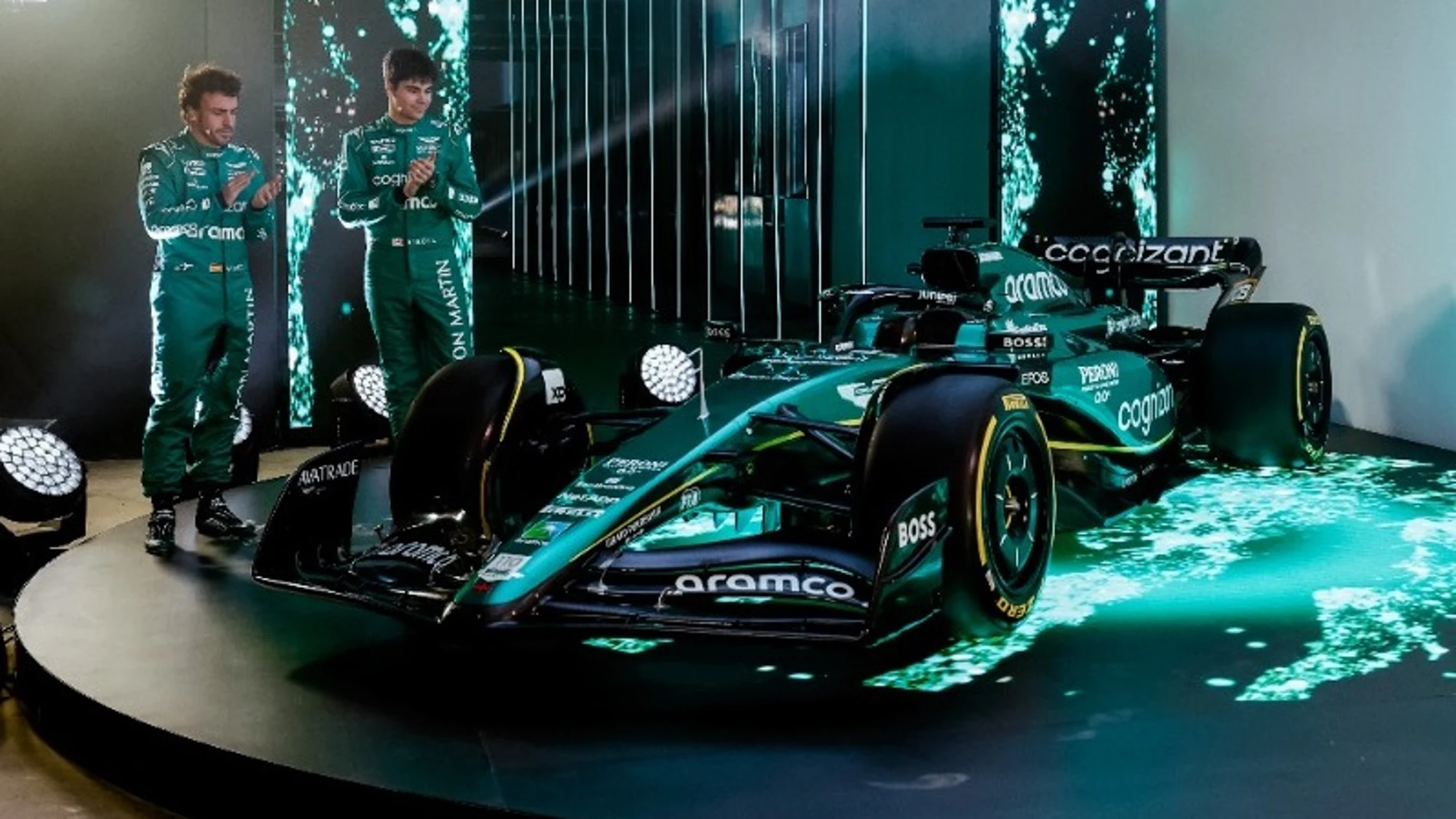 Alonso y Lance Stroll, en la presentación del AMR23
