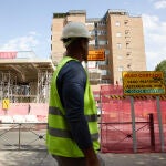 Un trabajador en una obra