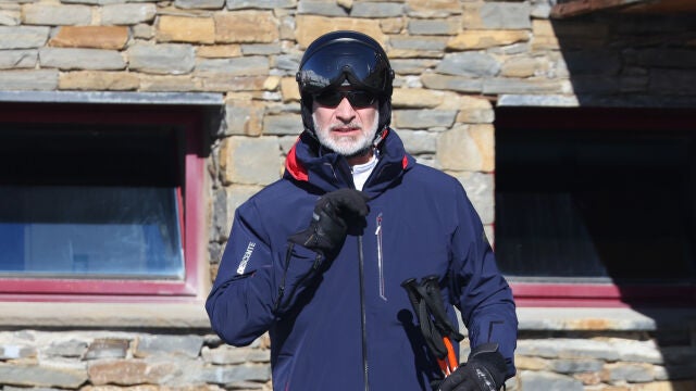 El Rey Felipe VI esquiando en Baqueira
