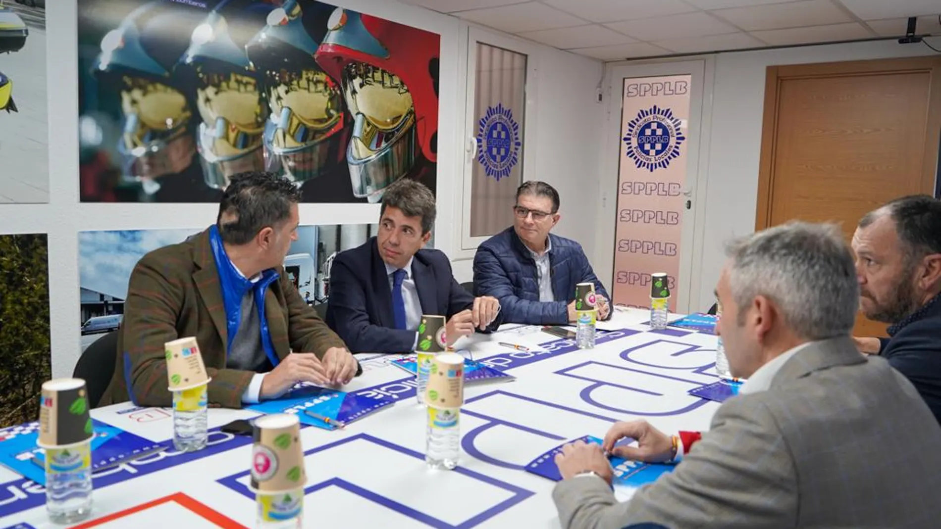 El presidente del PPCV durante la reunión con el sindicato de Policías