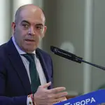 El presidente de la Federación de Autónomos ATA y vicepresidente de CEOE, Lorenzo Amor, participa en el desayuno informativo del Fórum Europa este martes en Madrid.