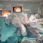 El Hospital Clínic de Barcelona usa el robot Hugo para las cirugías de urología