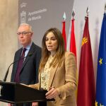 Imagen de la portavoz del PP, Rebeca Pérez, en la rueda de prensa