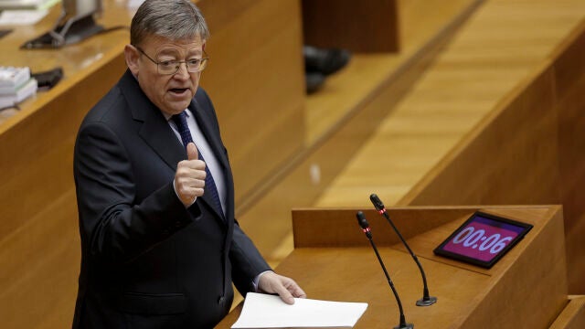 El president de la Generalitat, Ximo Puig, comparece en Les Corts Valencianes en la última sesión de control parlamentario de esta legislatura