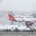  Imagen del aeropuerto Adolfo Suarez Madrid Barajas con aviones de Iberia y AirEuropa