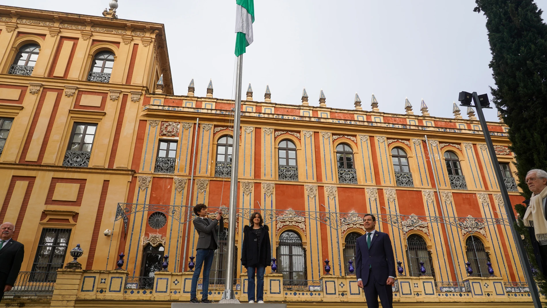 Juanma Moreno, durante la celebración por primera vez del Día de la Bandera el pasado 4 de diciembre