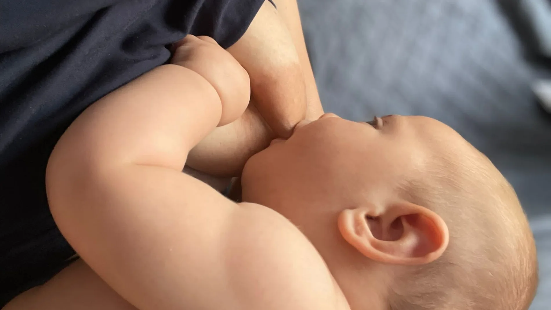 Sea cual sea la causa de su aparición, se puede continuar amamantando